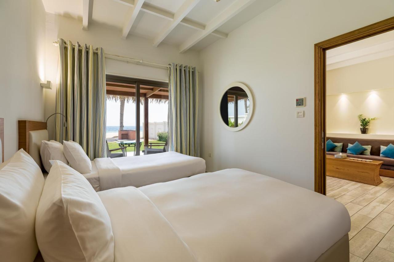 Sealine Beach, A Murwab Resort 메사이드 외부 사진 A bedroom at the resort