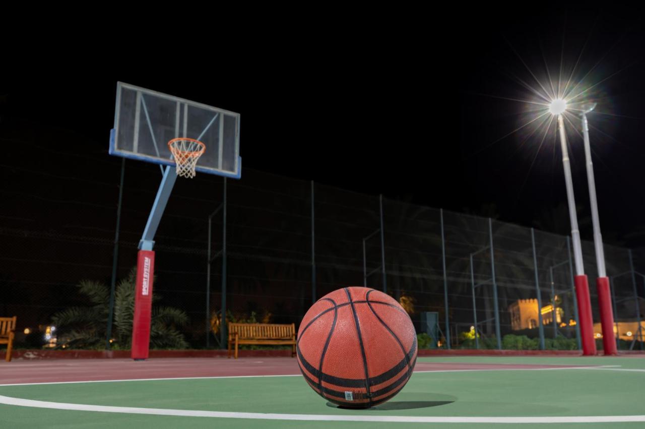 Sealine Beach, A Murwab Resort 메사이드 외부 사진 Basketball court at the University of Patras