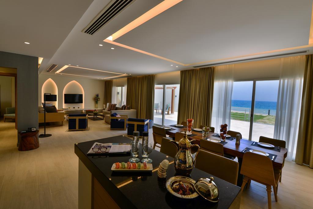 Sealine Beach, A Murwab Resort 메사이드 외부 사진 The interior of a suite at the Ritz-Carlton, Sharm El Sheikh